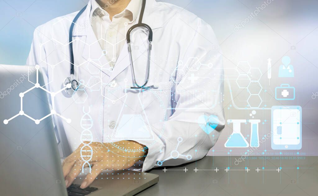 Médico internista en hospital